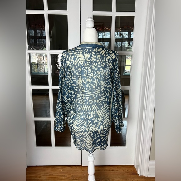 NWOT Zara Button Down Tribal Print Blouse Sz M - Picture 2 of 3